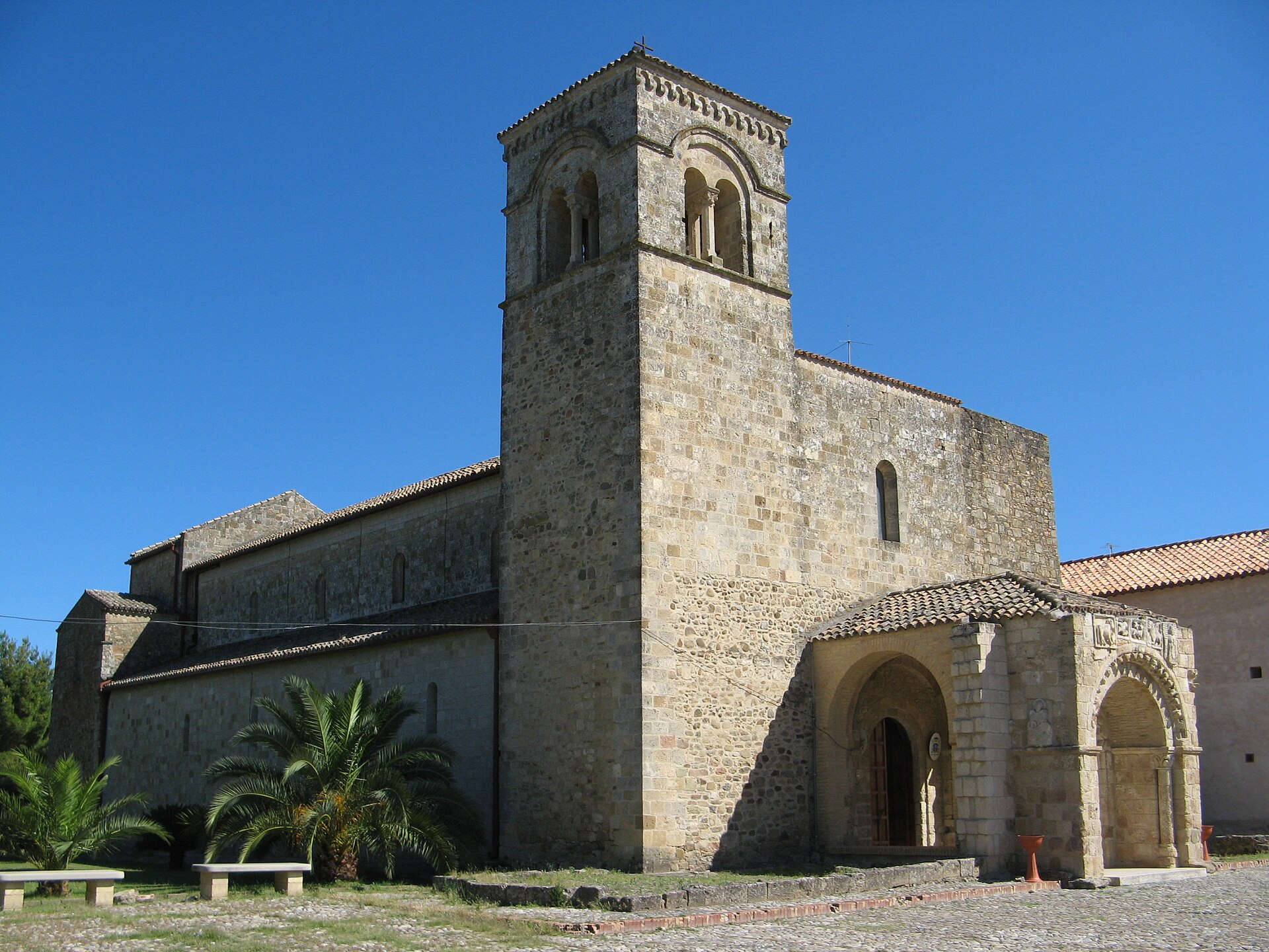 La basilica di Santa Maria di Anglona, presso Tursi